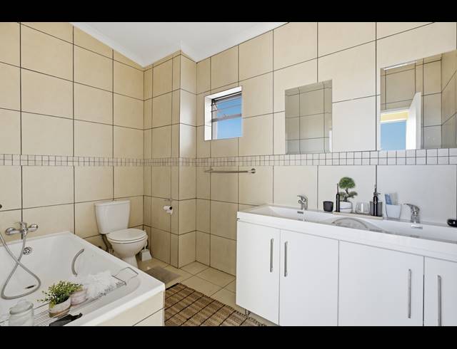 2 BEDROOM APARTMENT FOR SALE IN BARBEQUE DOWNS